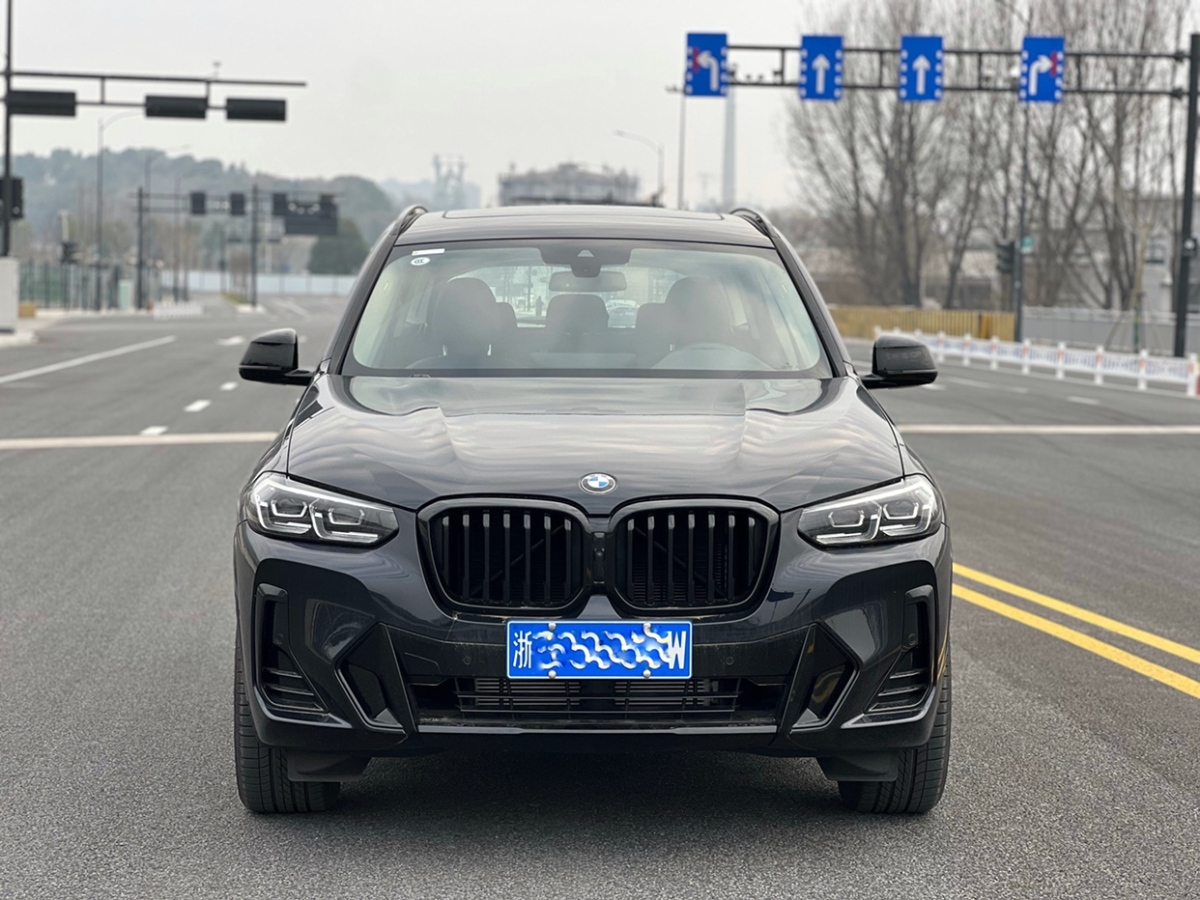 寶馬 寶馬X3  2023款 xDrive30i 領(lǐng)先型 M曜夜套裝圖片