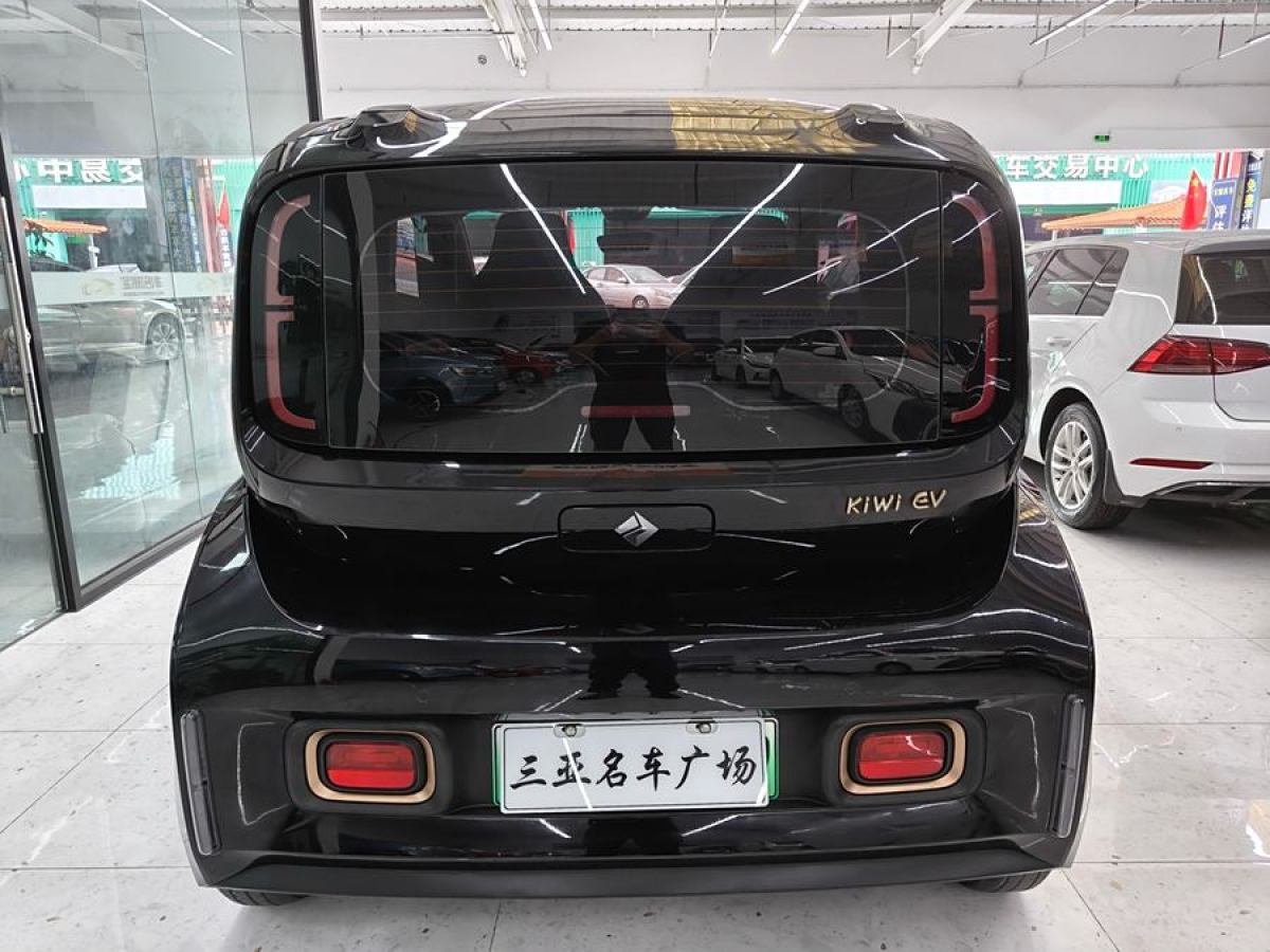 寶駿 寶駿KiWi EV  2022款 藝術(shù)家輕享版 三元鋰圖片