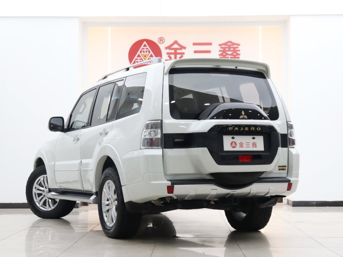 2020年6月三菱 帕杰羅 2019款 帕杰羅V97 3.8L GLS 八氣 雙差 天窗(中東)