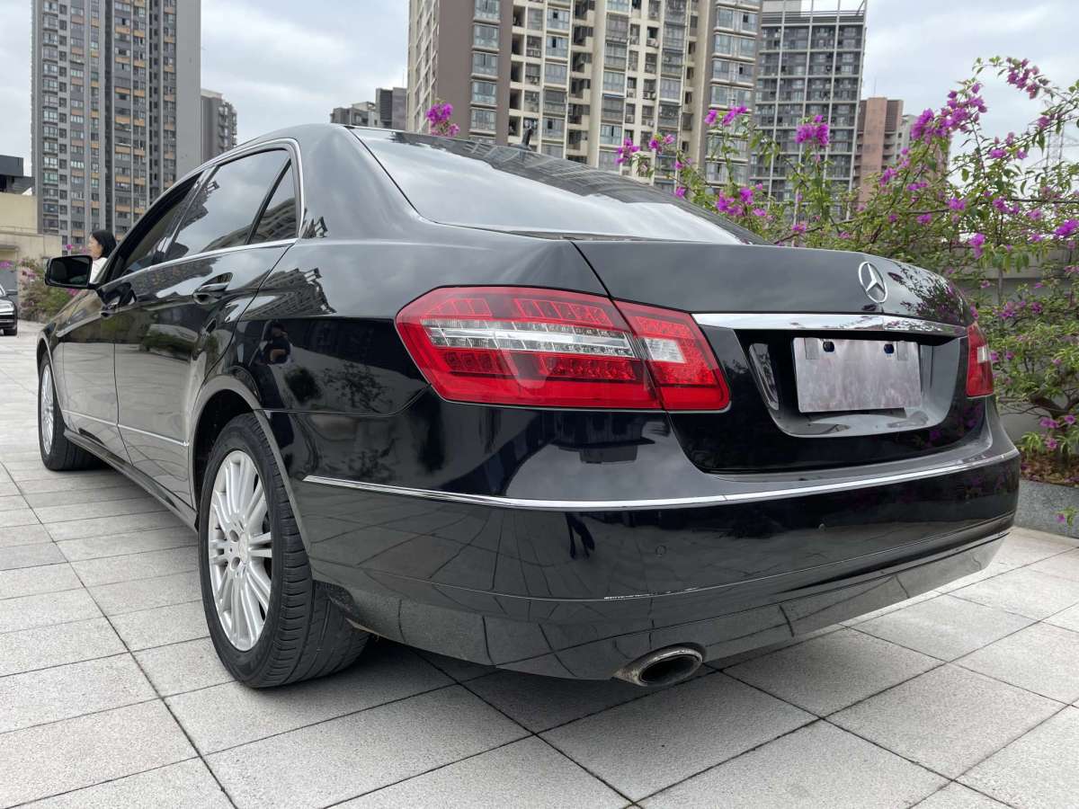 奔馳 奔馳E級(jí)  2013款 E 260 L CGI優(yōu)雅型圖片