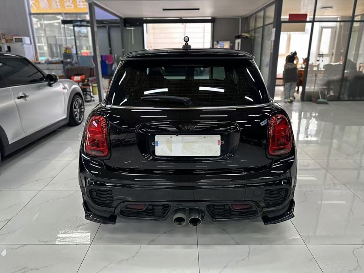 MINI MINI  2019款 2.0T COOPER S 經(jīng)典派圖片