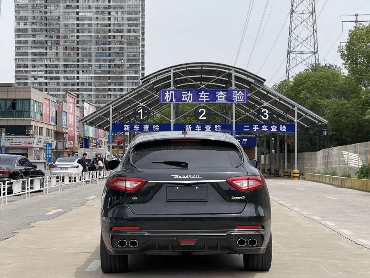 瑪莎拉蒂 Levante  2019款 3.0T 350Hp 標(biāo)準(zhǔn)版 國(guó)VI圖片