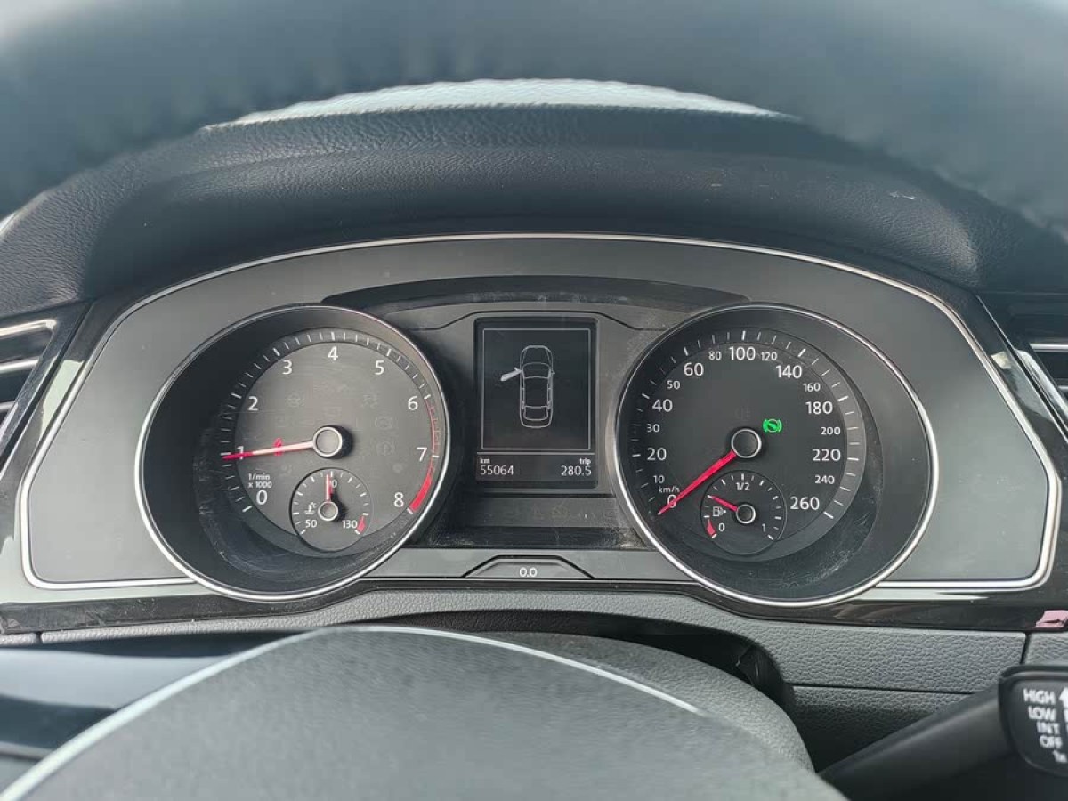 大眾 邁騰  2018款 改款 330TSI DSG 豪華型圖片