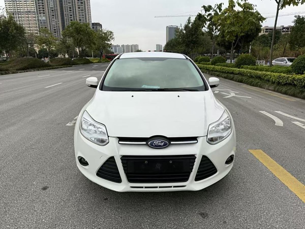 福特 ?？怂? 2012款 兩廂 1.6L 自動舒適型圖片