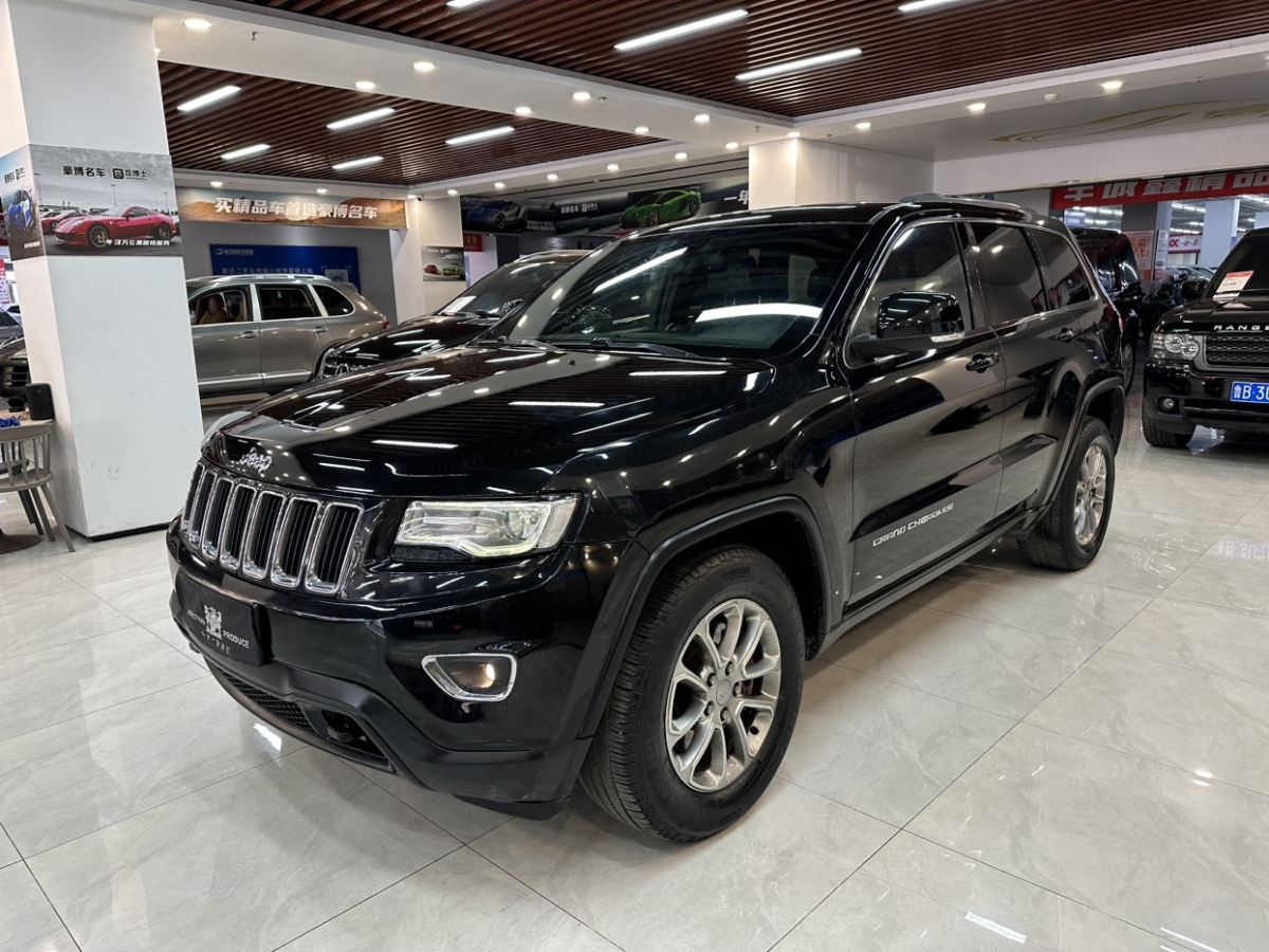 2013年12月Jeep 大切諾基  2014款 3.6L 舒適導(dǎo)航版