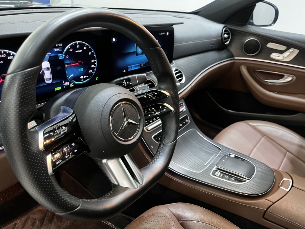 奔馳 奔馳E級(jí)新能源  2021款 E 350 e L 插電式混合動(dòng)力轎車(chē)圖片