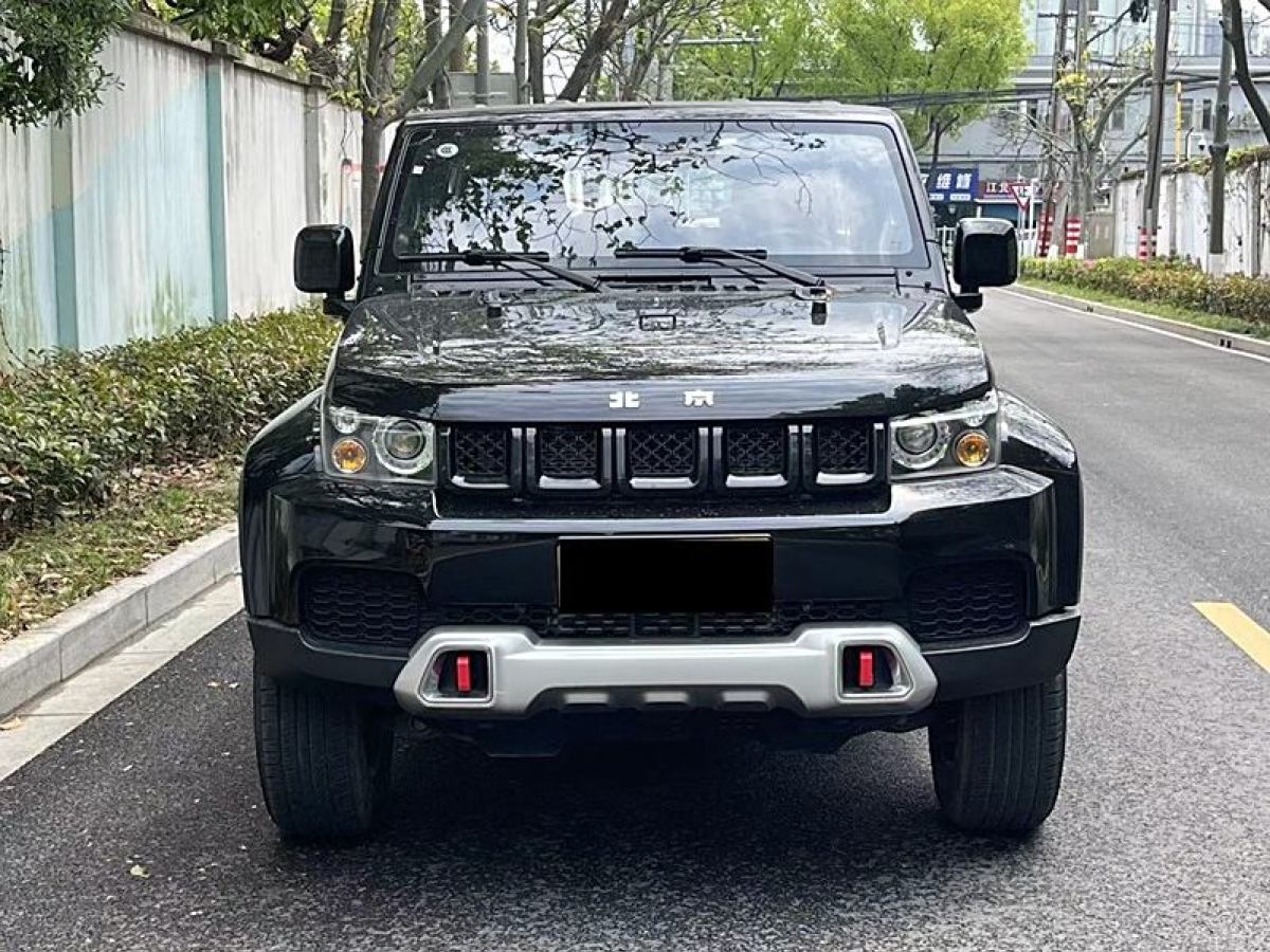 北京 BJ40  2020款 2.0T 自動四驅(qū)城市獵人版?zhèn)b客型圖片