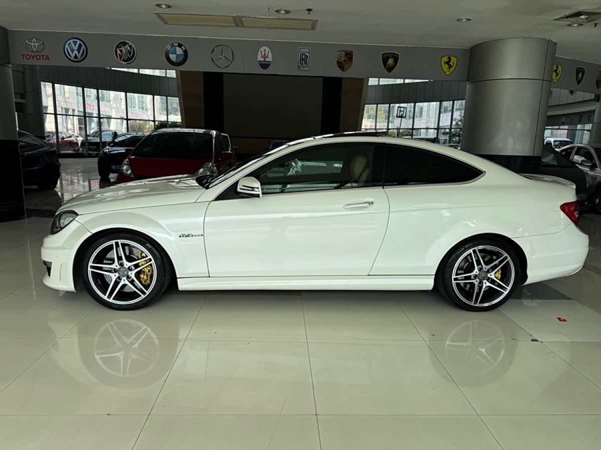 2013年7月奔馳 奔馳C級AMG  2012款 AMG C 63 Coupe 動感型