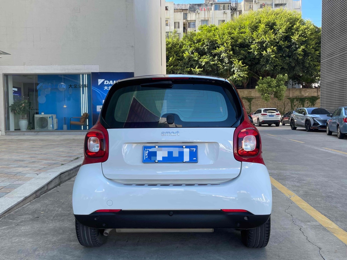 smart fortwo 2017款 1.0l 52千瓦新聲特別版圖片