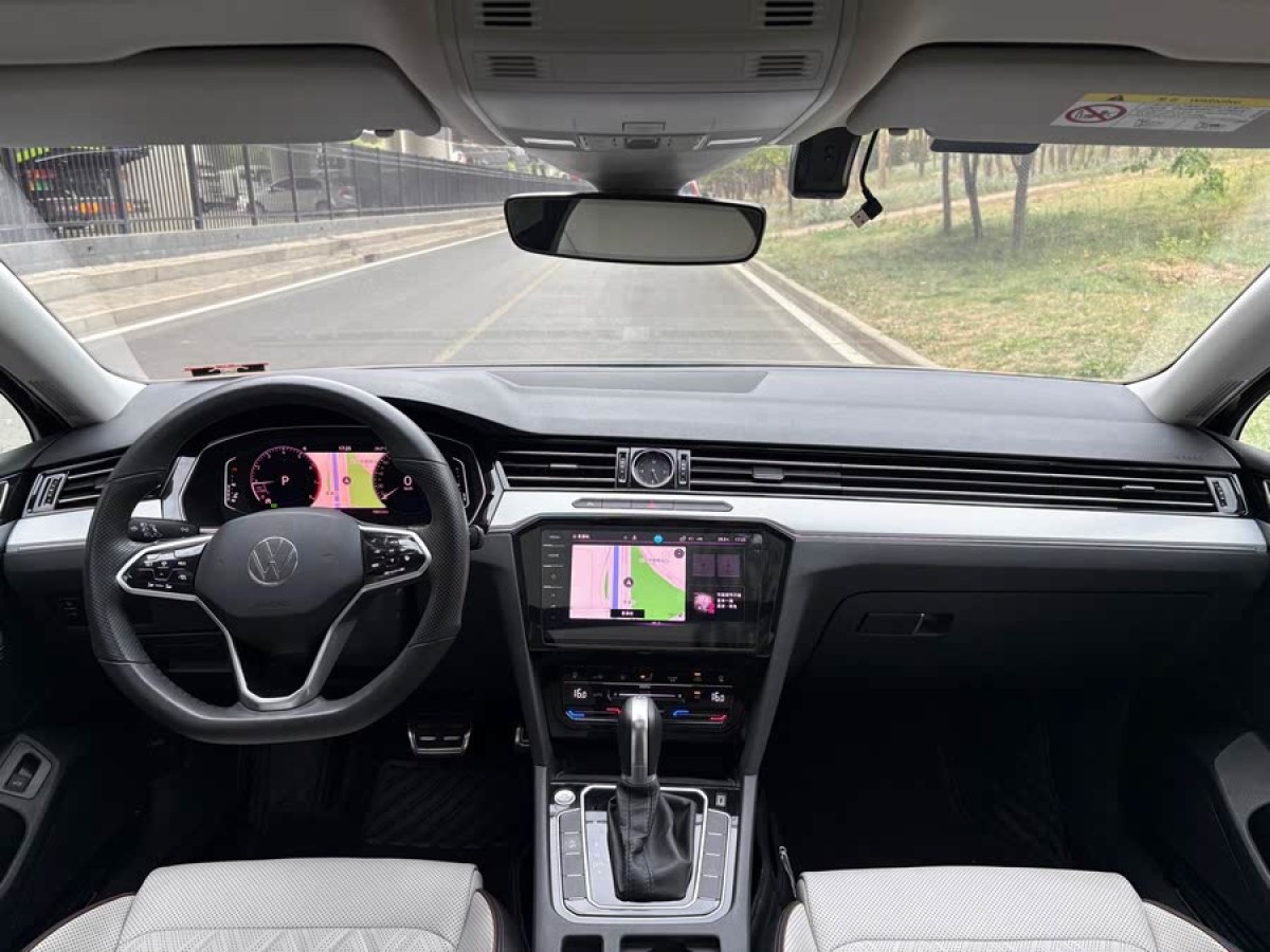大眾 邁騰  2023款 200萬輛紀(jì)念版 330TSI DSG豪華型圖片