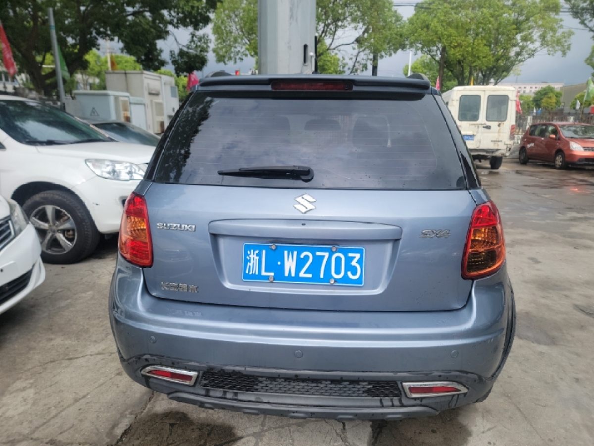 2011年10月鈴木 天語(yǔ) SX4  2010款 兩廂 1.6L 自動(dòng)冠軍限量版