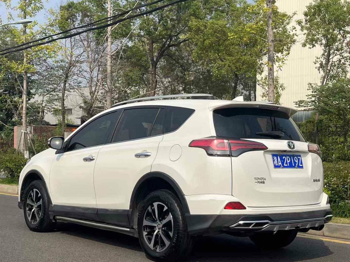 豐田 RAV4 圖片