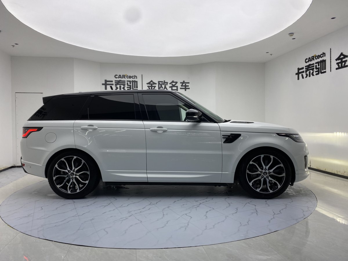 路虎 揽胜运动版  2022款 3.0 L6 耀黑版图片