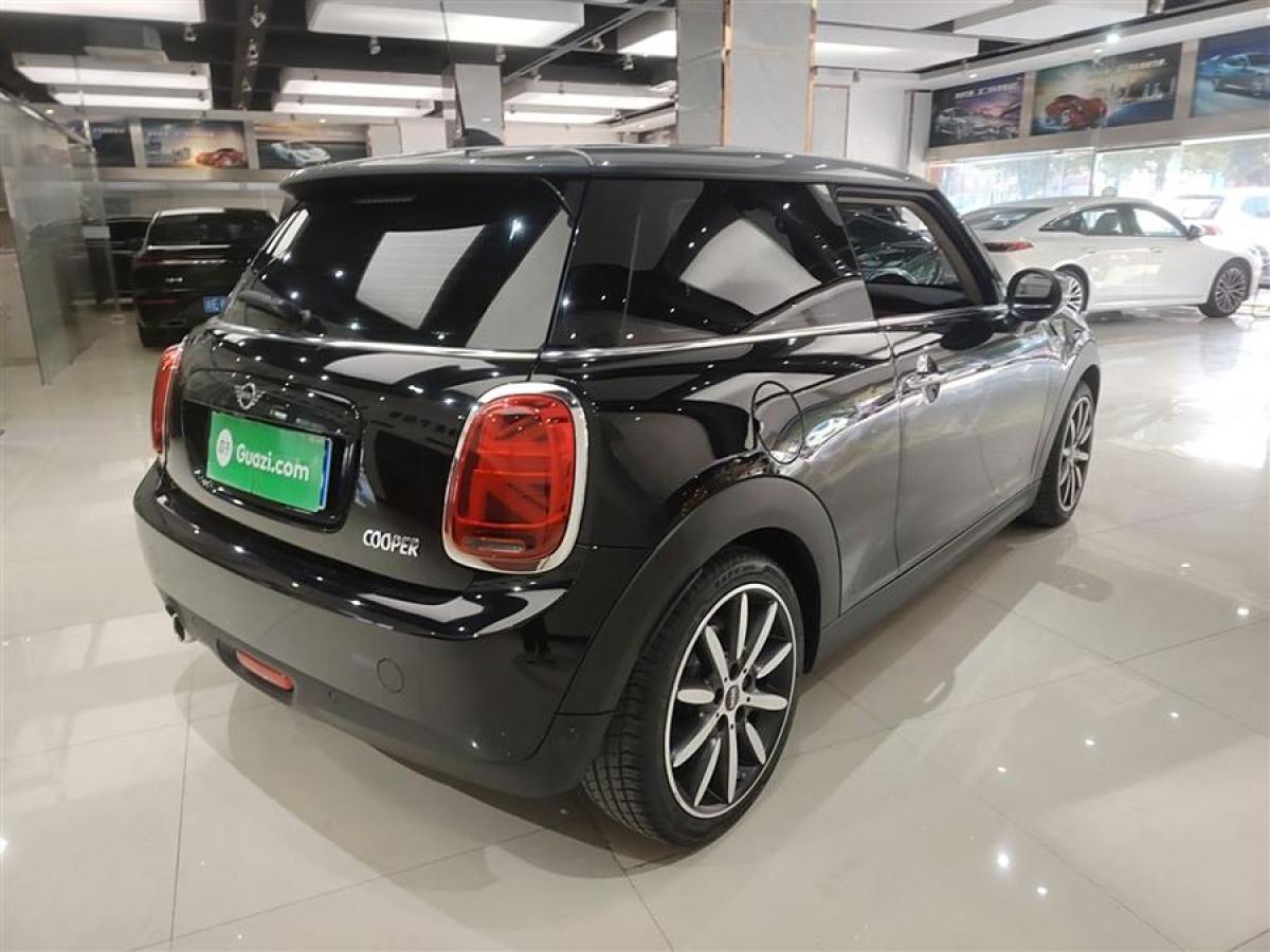 MINI MINI  2021款 1.5T COOPER 子夜黑特別版圖片