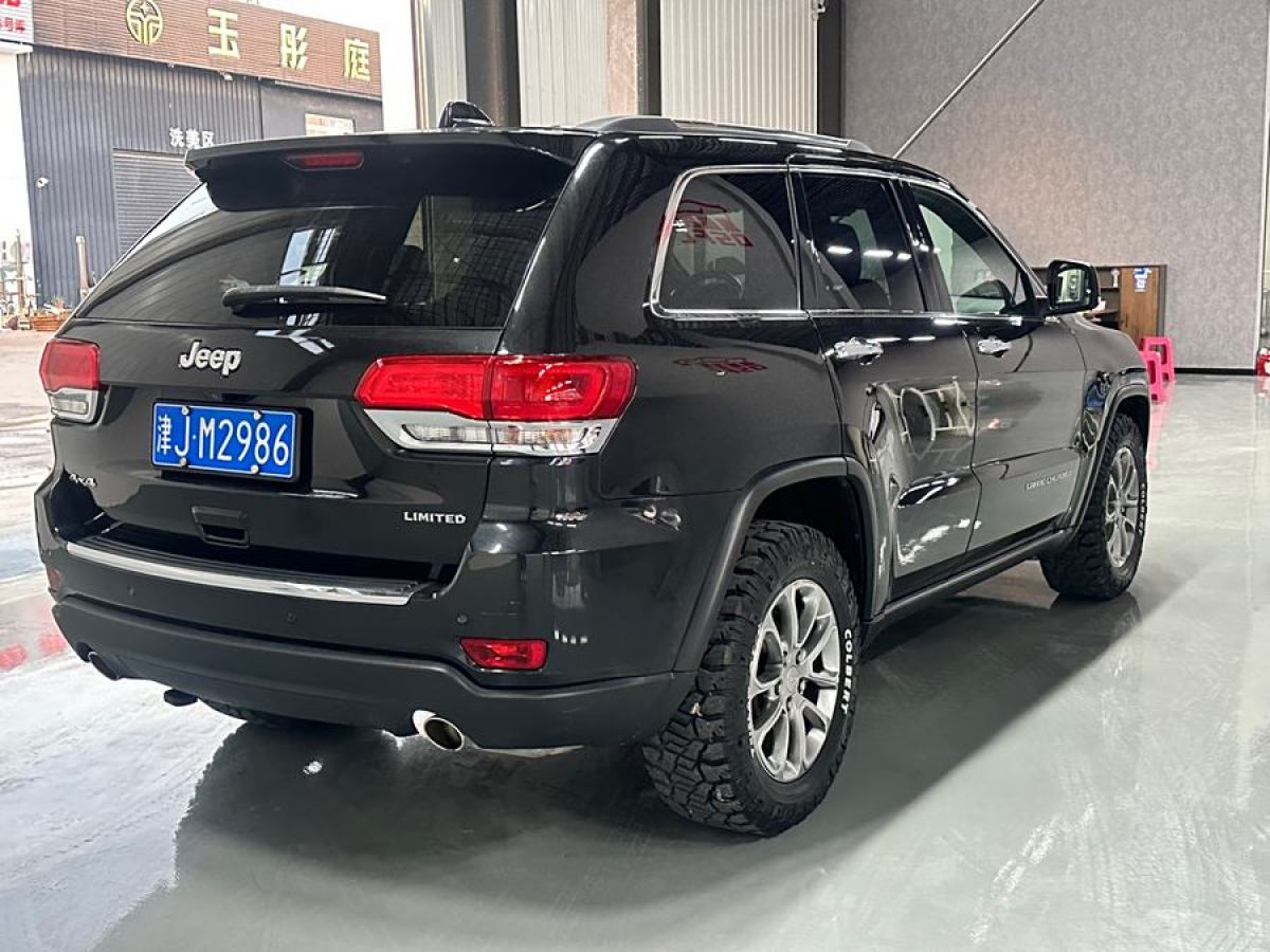 Jeep 大切諾基  2014款 3.0L 舒享導(dǎo)航版圖片