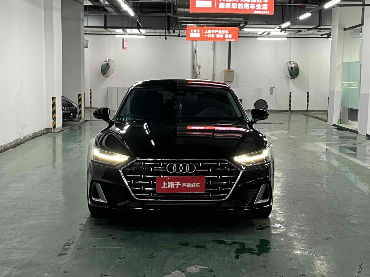 奧迪 奧迪A7L  2024款 45TFSI quattro S-line 見(jiàn)遠(yuǎn)型 流晶套裝圖片