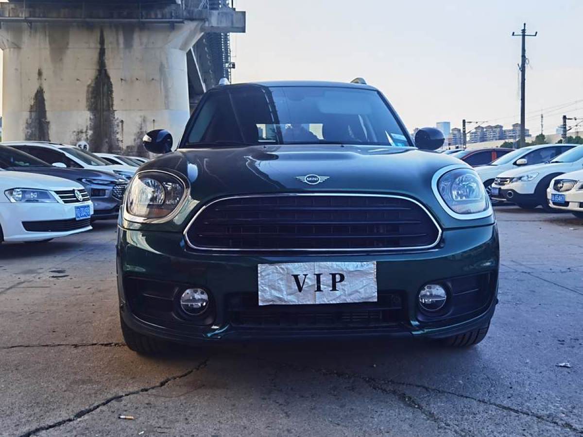 MINI COUNTRYMAN  2018款 1.5T COOPER ALL4 經(jīng)典派圖片