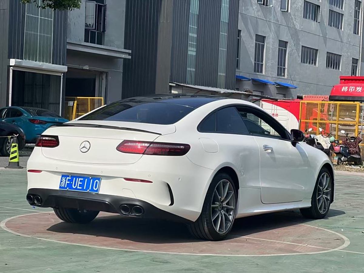 奔馳 奔馳E級  2021款 改款 E 260 4MATIC 轎跑車圖片