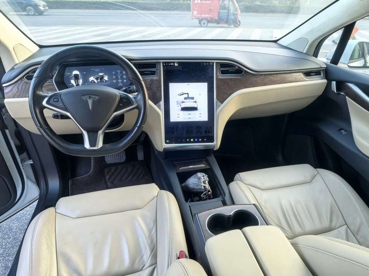 特斯拉 Model X  2016款 Model X 75D圖片