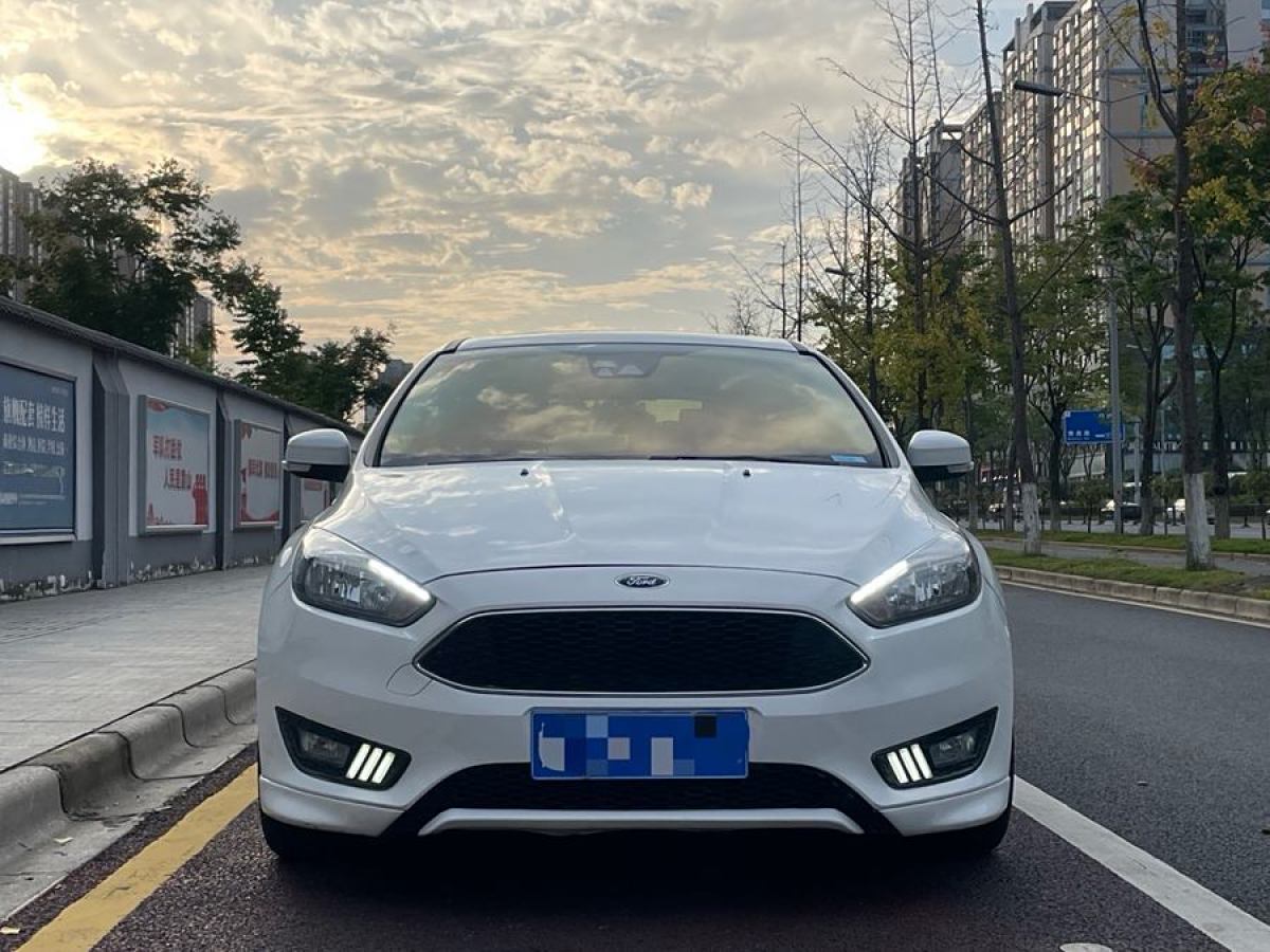 福特 ?？怂? 2015款 兩廂 EcoBoost 180 自動(dòng)運(yùn)動(dòng)型圖片