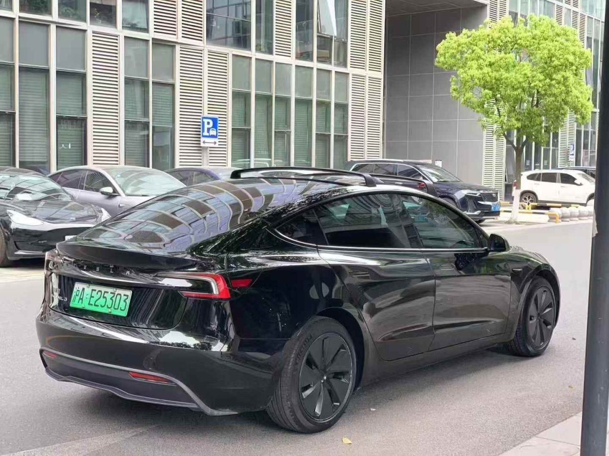 特斯拉 Model S  2023款 三電機(jī)全輪驅(qū)動(dòng) Plaid版圖片