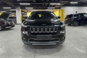 自由光 Jeep 2.0L 優(yōu)越版