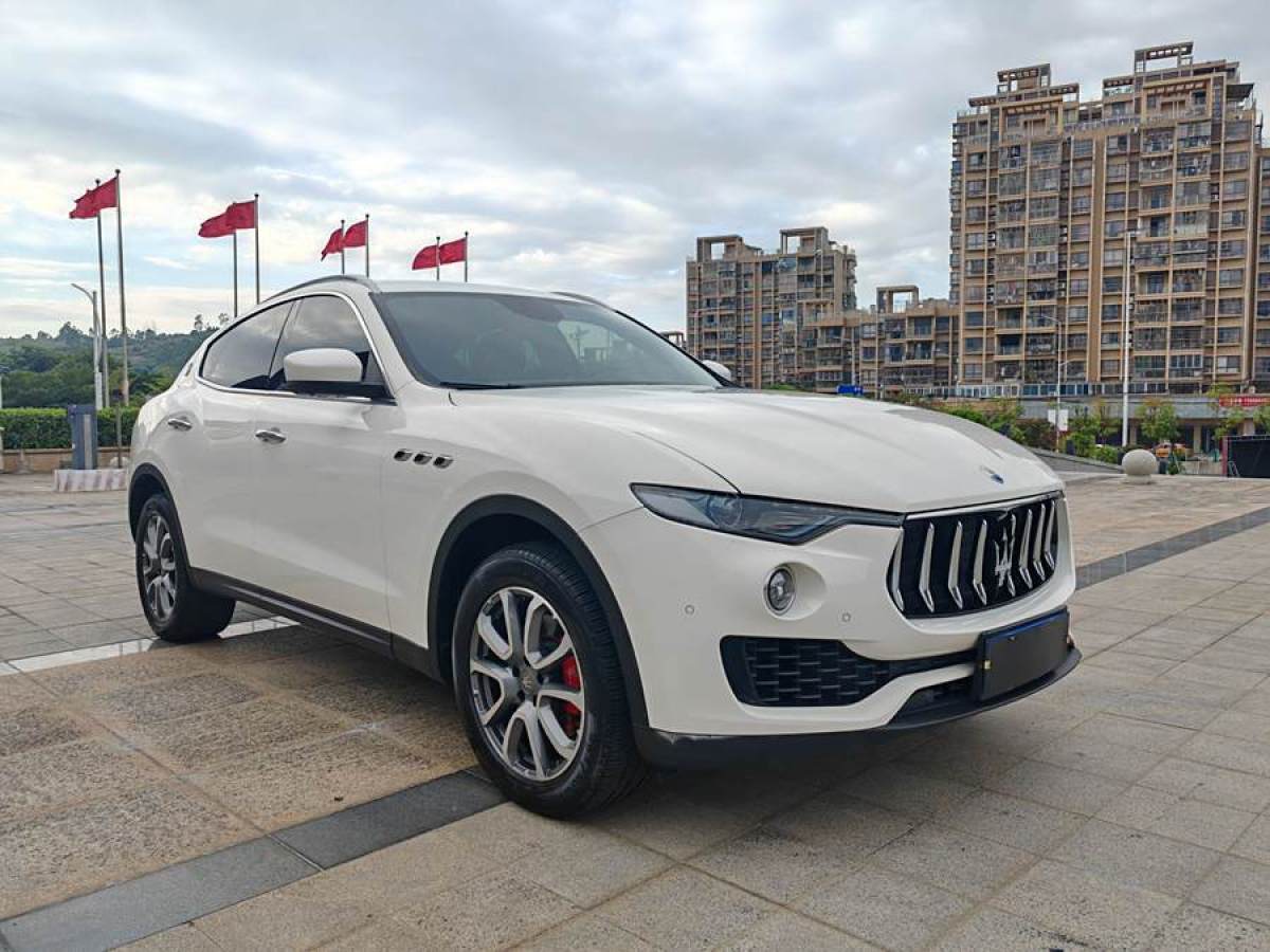 瑪莎拉蒂 Levante  2019款 3.0T 350Hp 標(biāo)準(zhǔn)版 國(guó)VI圖片