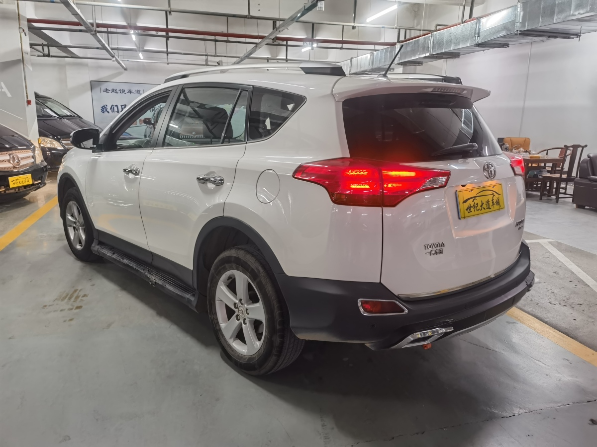 豐田 RAV4榮放  2013款 2.5L 自動(dòng)四驅(qū)豪華版圖片