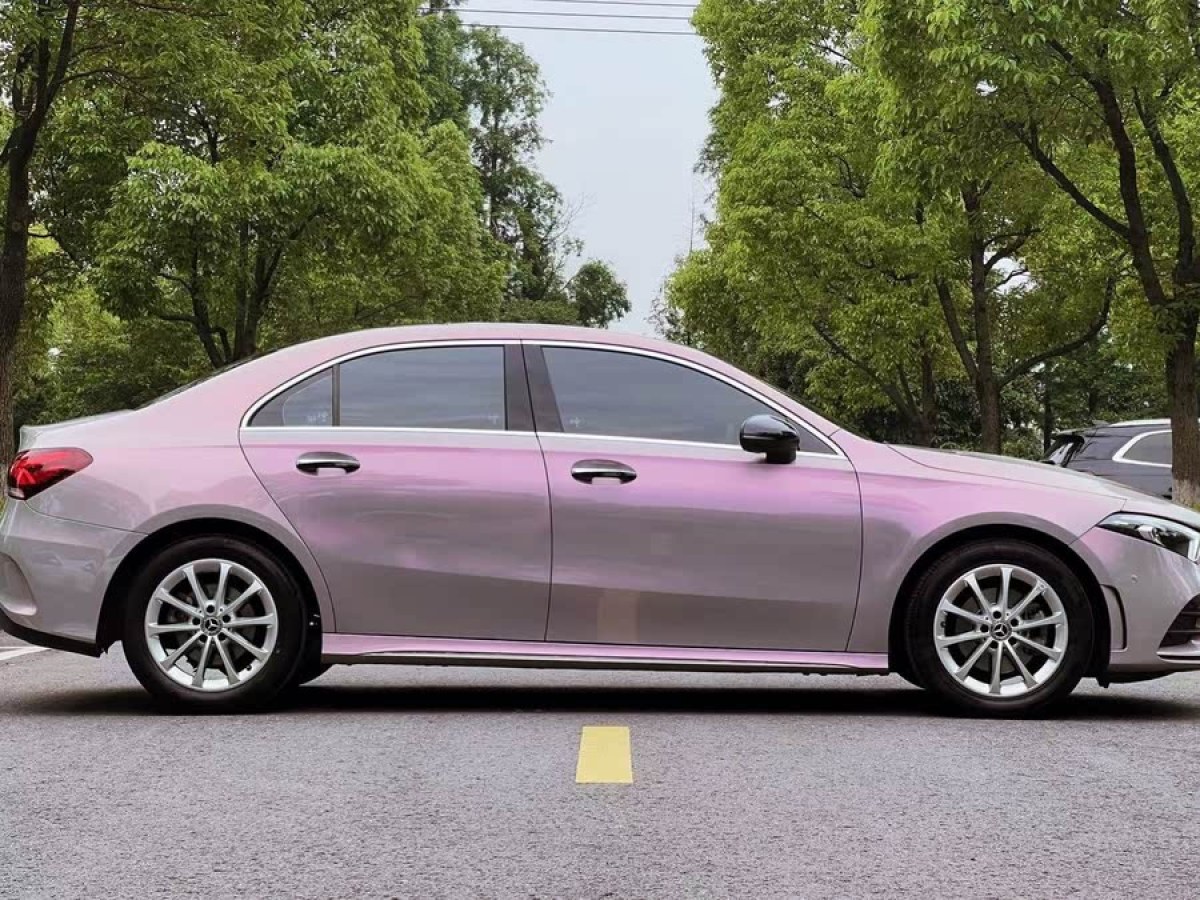 奔馳 奔馳A級(jí)  2020款 改款 A 200 L 運(yùn)動(dòng)轎車(chē)時(shí)尚型圖片