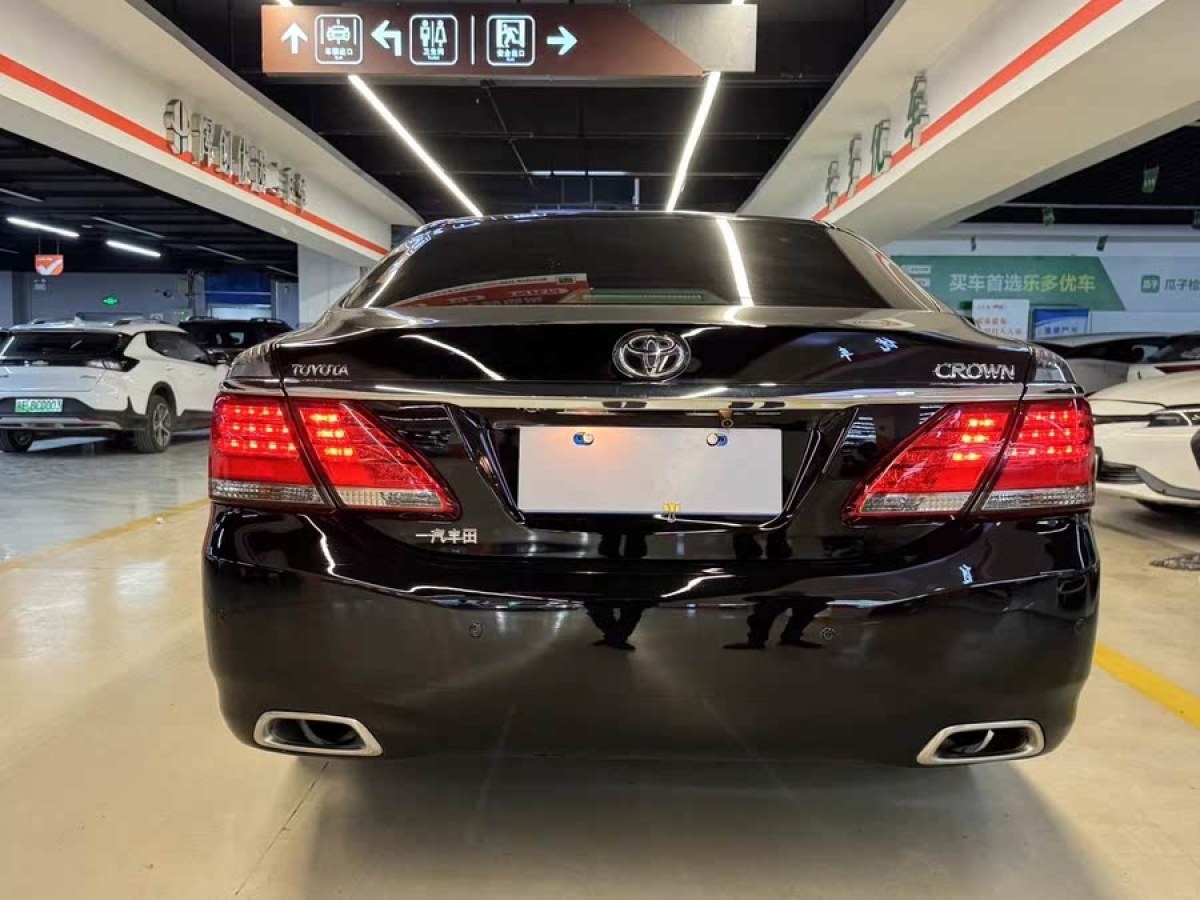 豐田 皇冠  2012款 2.5L Royal 導(dǎo)航版圖片