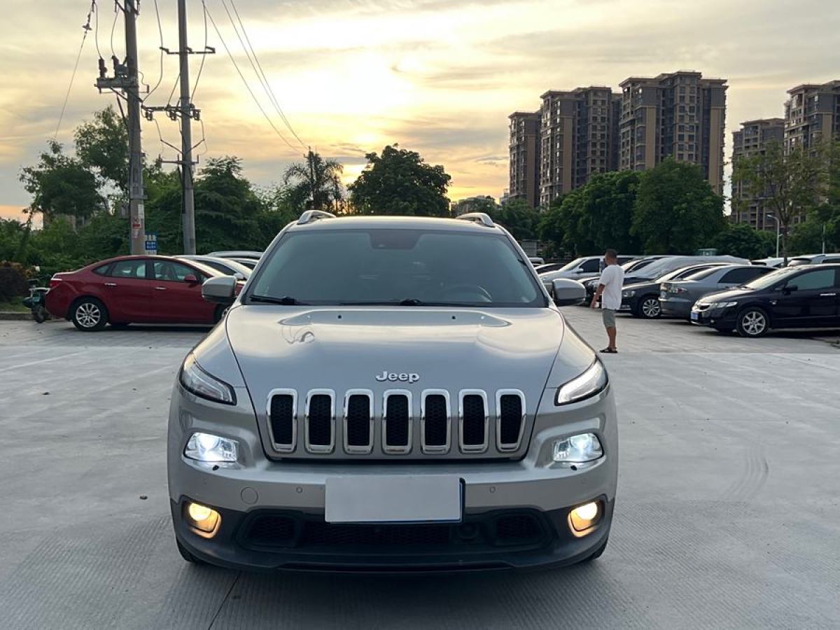 Jeep 自由光  2014款 2.4L 豪華版圖片