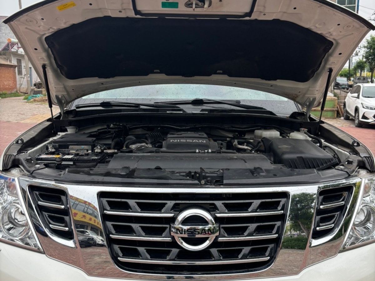 日產(chǎn) 途樂  2018款 4.0L 領(lǐng)英型圖片