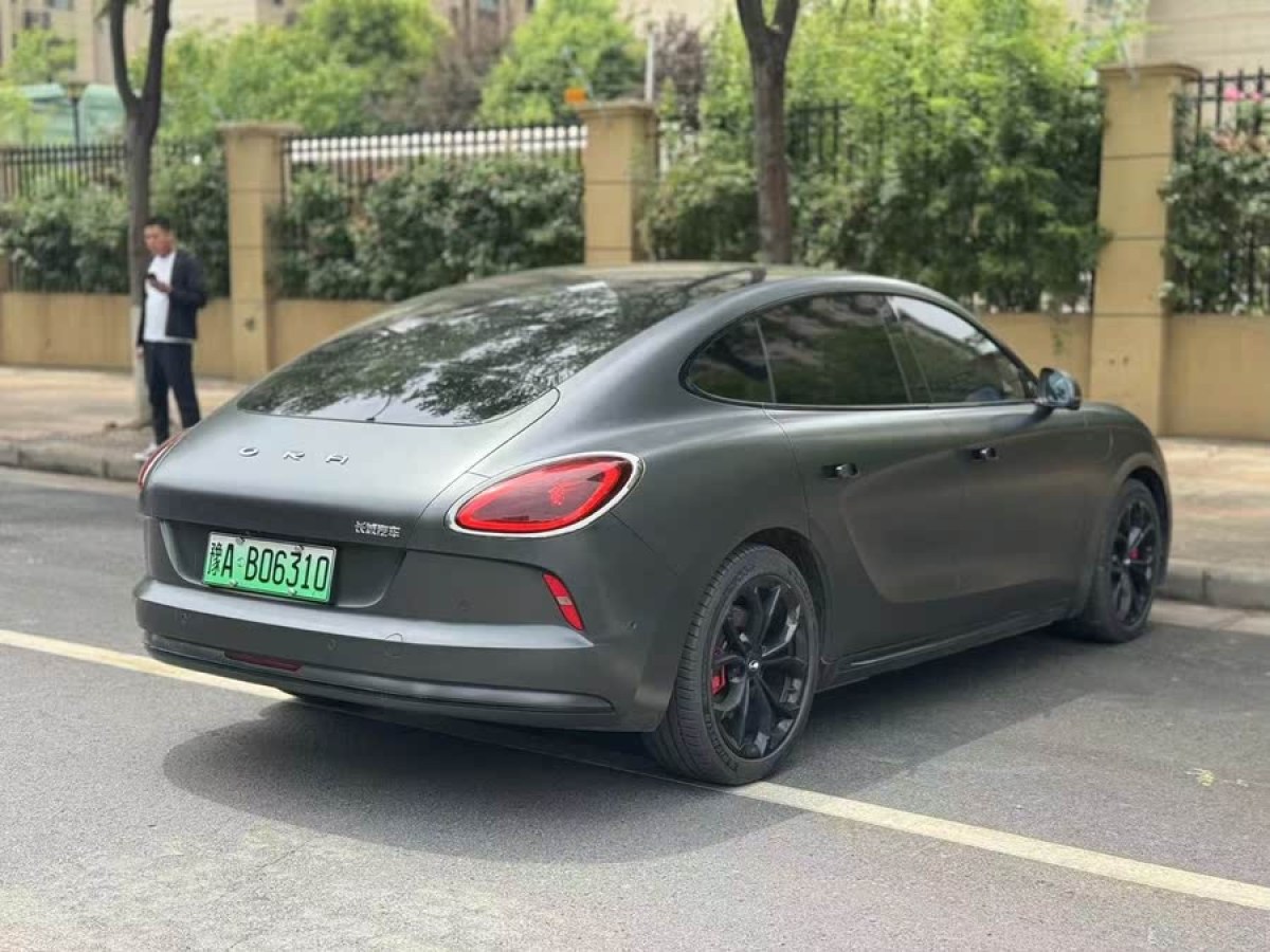 歐拉 歐拉閃電貓  2024款 暗夜版 555km 尊貴版圖片