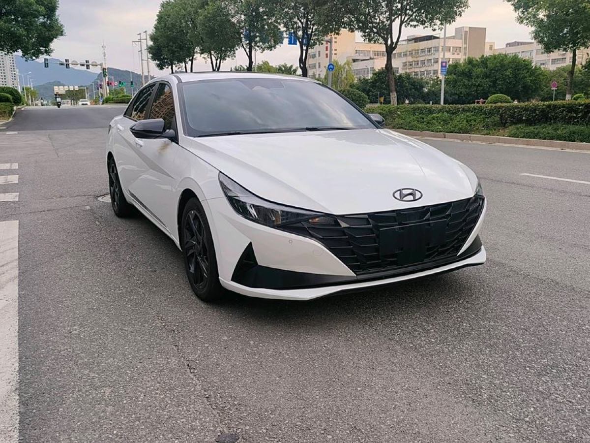 現(xiàn)代 伊蘭特  2022款 1.5L CVT LUX尊貴版圖片