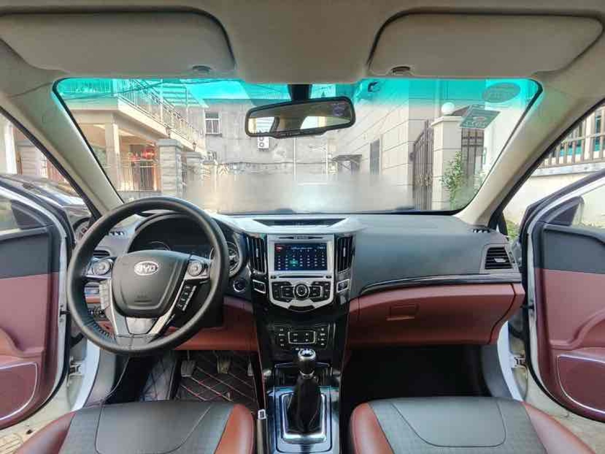 比亞迪 L3  2012款 1.5L 手動舒適型圖片