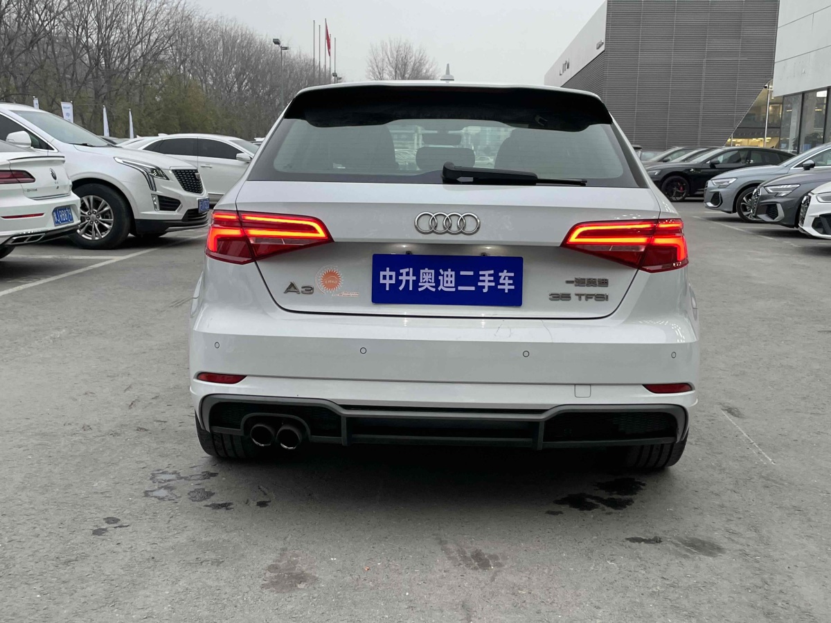 奧迪 奧迪A3  2018款 30周年年型 Sportback 35 TFSI 時尚型圖片