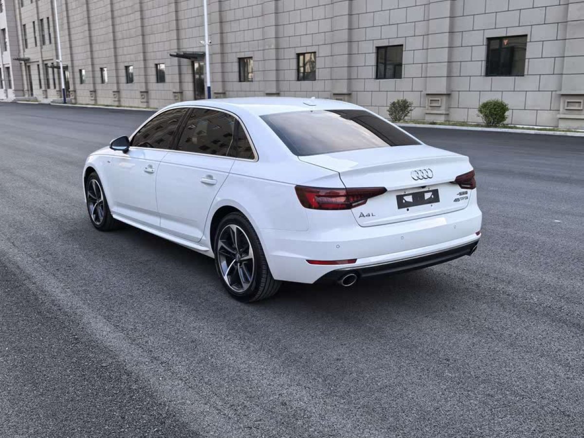 奧迪 奧迪A4L  2018款 30周年年型 40 TFSI 時(shí)尚型圖片
