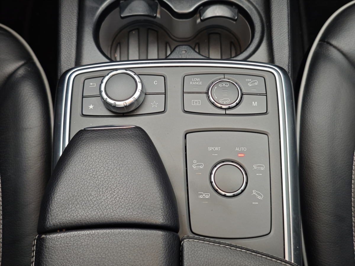 奔驰 奔驰M级  2014款 ML 400 4MATIC豪华型图片