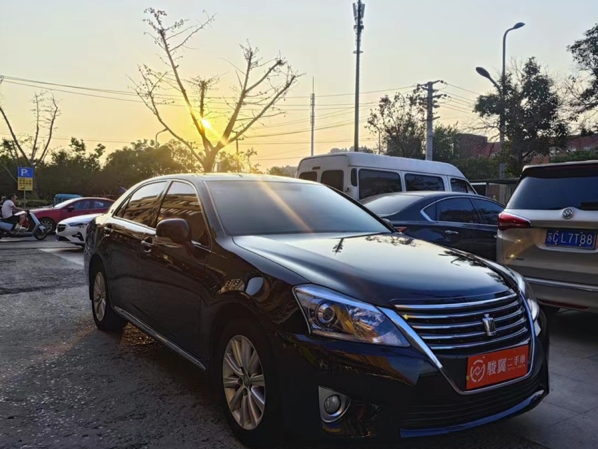 2014年10月豐田 皇冠  2012款 2.5L Royal 導(dǎo)航版