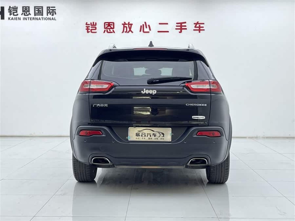 Jeep 自由光  2016款 2.4L 領(lǐng)先版圖片