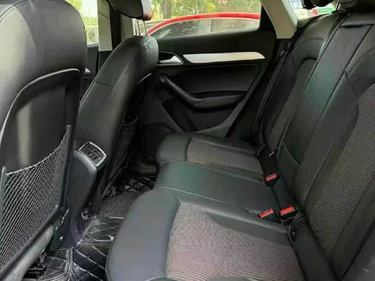 奧迪 奧迪Q3  2018款 30 TFSI 時尚型典藏版圖片