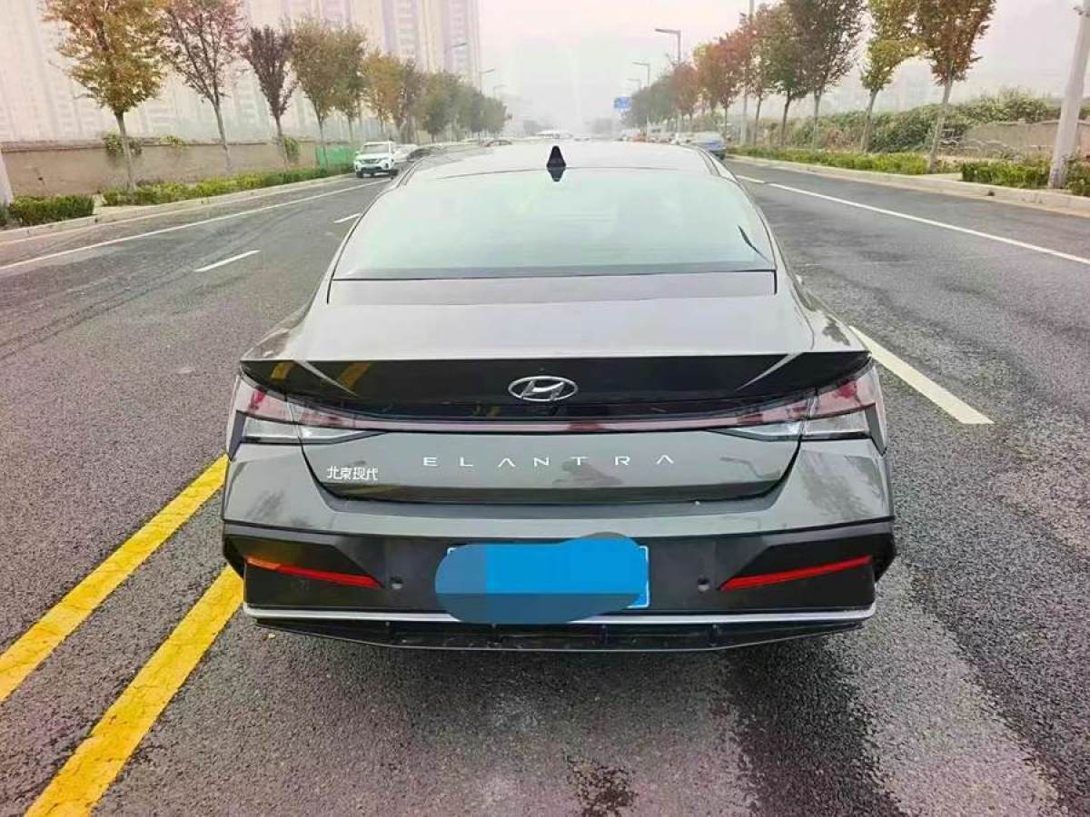 現(xiàn)代 伊蘭特  2023款 1.5L CVT LUX尊貴版圖片