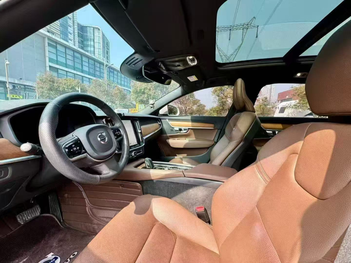 沃爾沃 S90  2021款 B5 智逸豪華版圖片