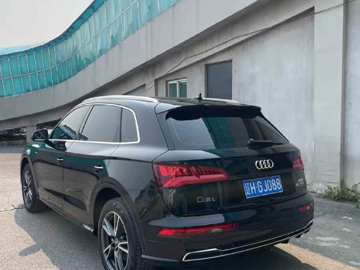 奧迪 奧迪Q3  2019款  35 TFSI 時尚動感型圖片