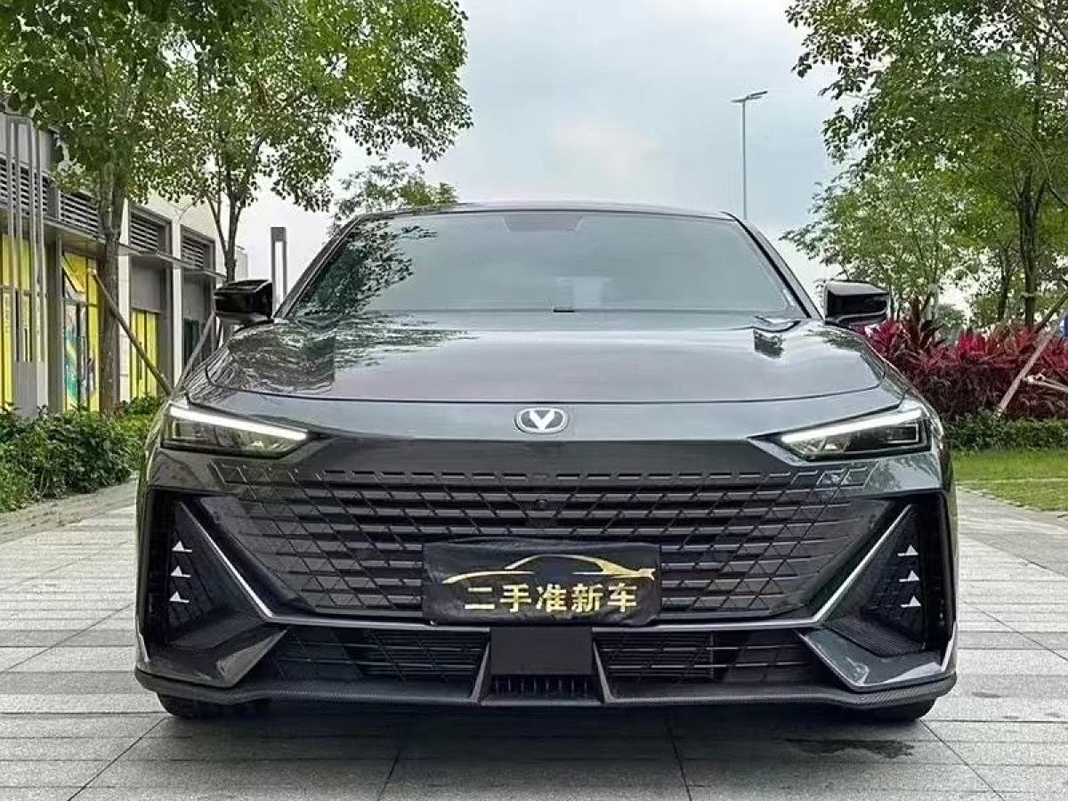 長(zhǎng)安 長(zhǎng)安UNI-V  2022款 1.5T 尊貴型圖片