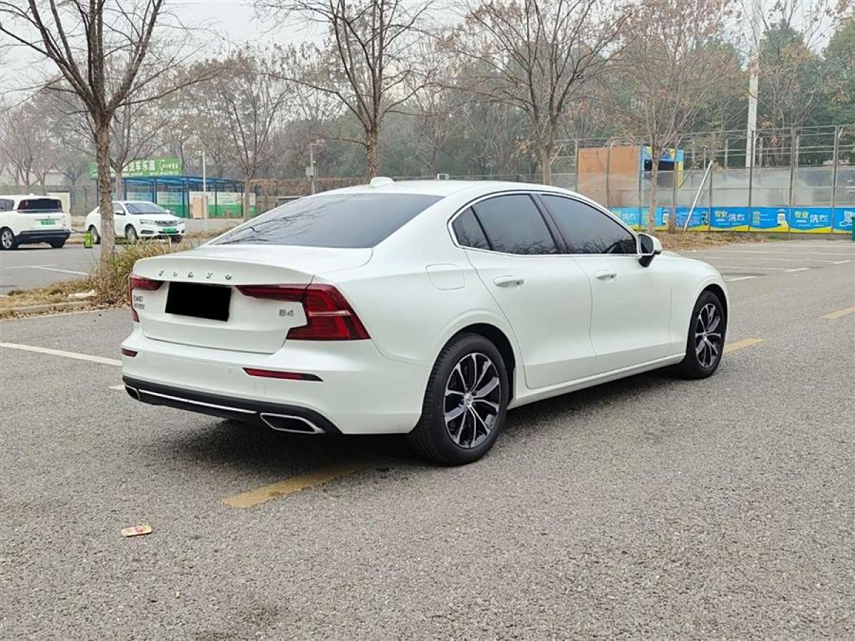 沃爾沃 S60L  2022款 B4 智逸豪華版圖片