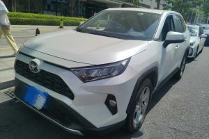 RAV4榮放 豐田 2.0L CVT四驅(qū)風尚版