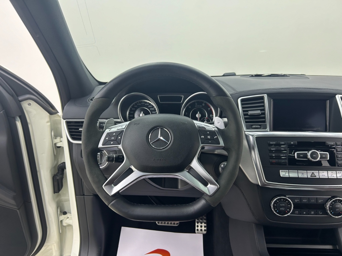 奔馳 奔馳M級(jí)AMG  2012款 AMG ML 63圖片