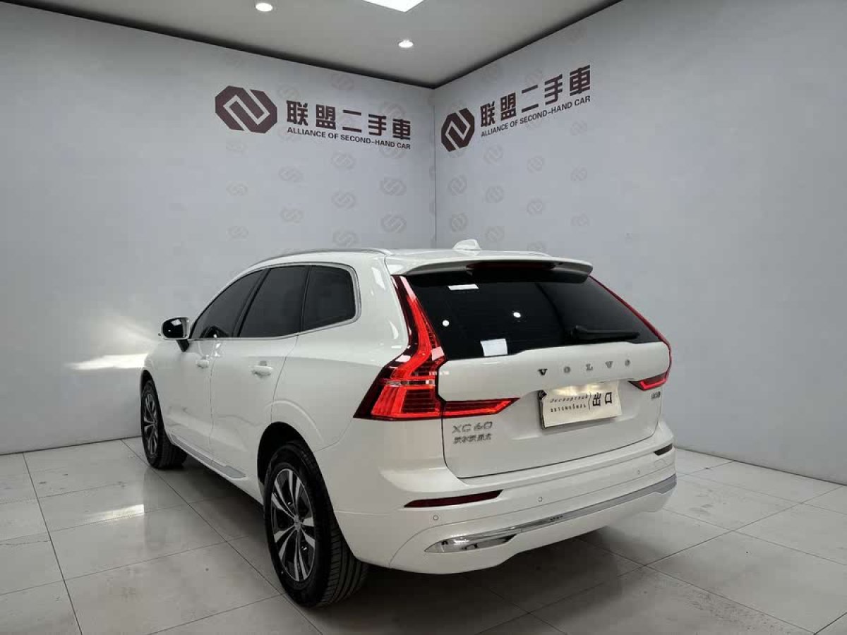 沃爾沃 XC60  2022款 B5 四驅(qū)智逸豪華版圖片