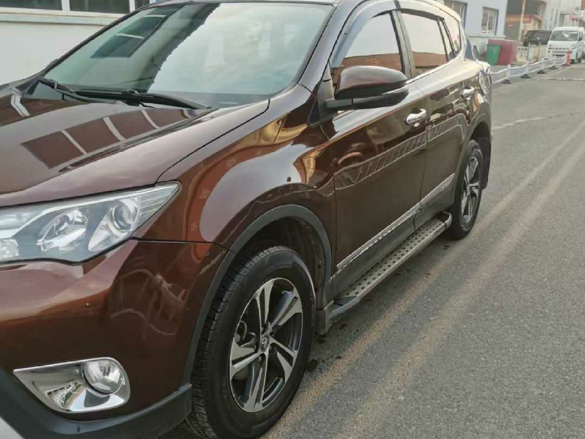 豐田 RAV4榮放  2015款 2.0L CVT兩驅(qū)都市版圖片